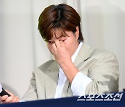 [포토] 눈물 닦아내는 박세리