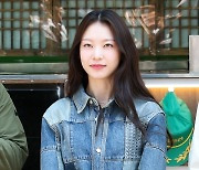 [ET포토] 공승연, '햇살 흡수하며'