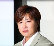 눈물 흘리는 박세리 이사장