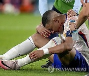 '날벼락' 음바페 코뼈 부러졌다…프랑스 '자책골' 오스트리아 1-0 제압, 그러나 위기 [유로 2024 리뷰]