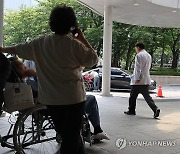 서울아산, 의협 휴진 동참에 전신마취 수술 전주 대비 '반토막'(종합)