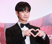 김수현, 한국인이 좋아하는 탤런트 1위[한국갤럽]