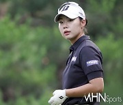 [mhn포토] 신지영, 타구는 어디로 공략할까