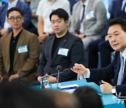 경북에 선물보따리, '박정희 향수' 자극도…尹, TK 결집 행보