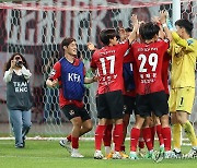 김기동 감독 '우리 축구가 보인다'…서울, 강원 꺾고 8강행