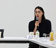 김연경, 유인촌 장관에게 "배구, 2군 제도 시급하다" 한 이유