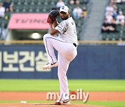 [MD포토] 알칸타라 '오늘은 승리할 수 있을까'