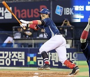 손아섭, 2천505번째 안타…KBO 통산 안타 1위