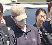 영장심사 출석하는 '훈련병 사망' 얼차려 지시 중대장