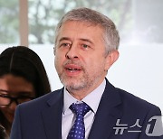 외교부 들어서는 주한러시아대사