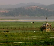 軍 "북한군 여러 명 어제 또 군사분계선 침범"...이달 들어 3번째