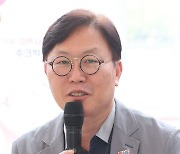 질문에 답하는 DIMF 배상혁 집행위원장