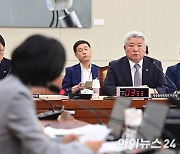 방통위원장 "국회가 상임위원 추천해달라" vs 野 "尹이 거부하지 않나"