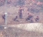 North Korean soldiers briefly cross border with South again