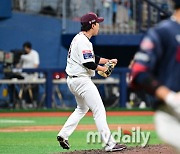 [MD포토] 김성민 '무실점으로 막았어'