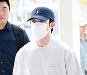 도경수 ‘주먹 불끈 쥐고 대만으로~’[포토엔HD]