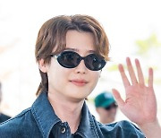 이종석,'선글라스 너머 빛나는 눈망울' [사진]