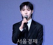 "그만 전화하세요" 사생팬인줄 알고 번호 공개한 아이돌···'번호 주인' 알고보니