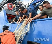 CHINA-REN'AI JIAO-CHINA COAST GUARD-CHINESE FISHMEN'S NETS-RETRIEVAL AND RETURN (CN)