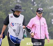 [STN포토]문제점을 잘 파악하는 박결