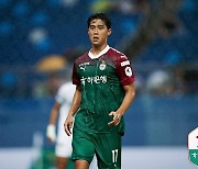 ‘90+4분 송창석 극장 역전골’ 대전, 꼴찌 탈출!…광주전 2-1 승 [MK대전]