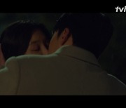 정려원♥위하준 키스, 비밀연애 들통 위기에도 “사랑한다고” ‘졸업’(종합)