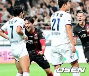 FC서울 박성훈, '수원FC 수비 뚫어내며 헤더 선제골 기쁨' [사진]