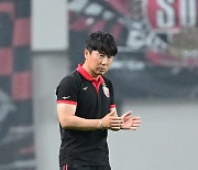 '수원FC 3-0 대파' 김기동 감독 "팀으로서 버텼다. 우리에게 힘 생겼단 것 느껴"[서울톡톡]