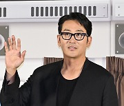 하정우, '뉴스룸' 출격...'하이재킹' 비하인드 전한다