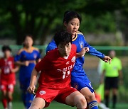 [포토]현대청운중 김민채 막아서는 가정여중 이순옥