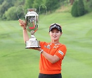 귀국 후 실망한 박현경 "컨디션 회복에 힘쓴 게 신의 한 수" [KLPGA 비씨카드]