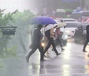 전국 곳곳에 비…주 후반에 다시 장맛비