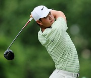 Korea’s Tom Kim stays in front with more history in sight at Travelers Championship