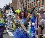 USA CONEY ISLAND MERMAID PARADE