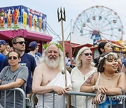 USA CONEY ISLAND MERMAID PARADE