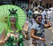 USA CONEY ISLAND MERMAID PARADE