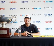 한국오픈 우승한 김민규 "물수제비 샷 뒤 최경주 선배 생각이"