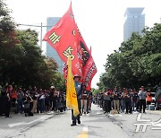 3명 중 1명 죽거나 다친다 타워크레인 설·해체노조 총파업