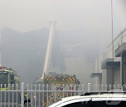 화성 공장화재…리튬·샌드위치패널에 진화 난항