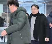 '김용 재판 위증교사' 이재명 캠프 관계자 2명 보석 호소…내달 결정