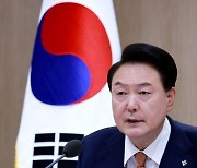 尹지지율, 2%p 상승 32.1%…국민의힘 36.2％, 민주당 37.2％ [리얼미터]