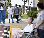 대학병원 75% 비상경영…상반기 간호사 신규채용은 1곳뿐