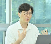 [청론직설] “데이터 규제·인재 유출·인프라 부족 장애물···AI·로봇 선택·집중을”