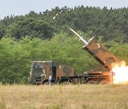 육군 "대화력전 핵심전력 '천무' 적 도발 근거지 초토화"