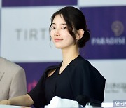 [포토] 수지, '예쁘네~'