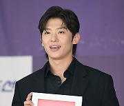 덱스 ‘손도장 찍었어요’ [MK포토]