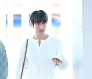 세븐틴 도겸, '훈훈함 뽐내며 출국' [사진]