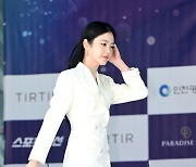 신예은, '매력적인 등장' [사진]