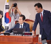 법사위, 국민의힘 반발 속 '방송 3+1법' 속도전