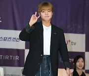 [포토S] 박지훈, 귀엽게 브이!